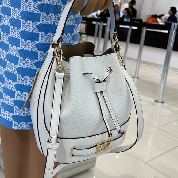 MICHAEL KORS  Reed Medium Pebbled Leather Bucket Bag Optic White NWT - Picture 14 of 16